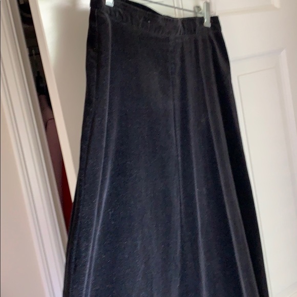 Vintage long velvet skirt - Picture 2 of 4